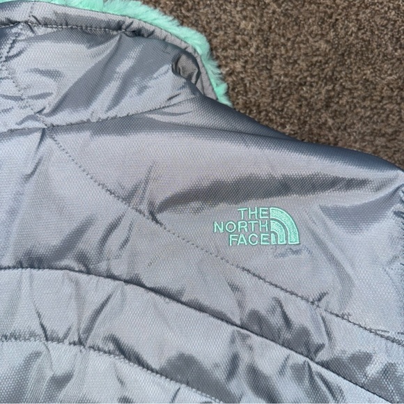 The North Face NWOT Women’s XL Gray and Mint Reversible Jacket - Picture 8 of 12